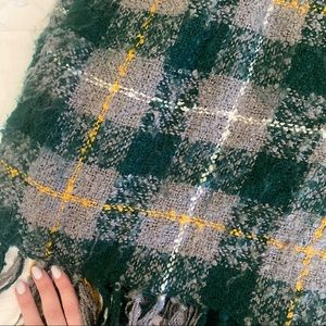 Plaid green urban outfitters winter scarf
